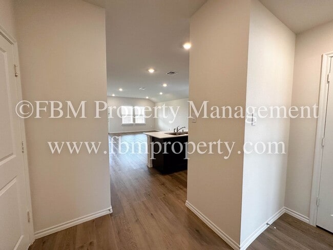 Building Photo - 864 Keystone Ct
