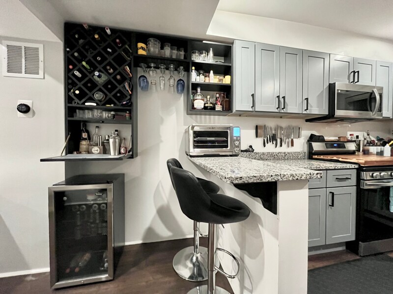 Building Photo - 708 S Curley St