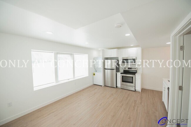 Building Photo - 2015 S 200 E