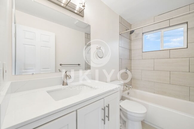 Building Photo - 3007 Nicol Ave