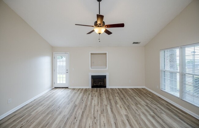 Building Photo - 705 Porter Ln