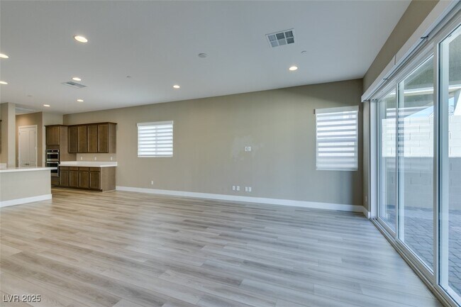 Building Photo - 10142 Tree Blossom Ave