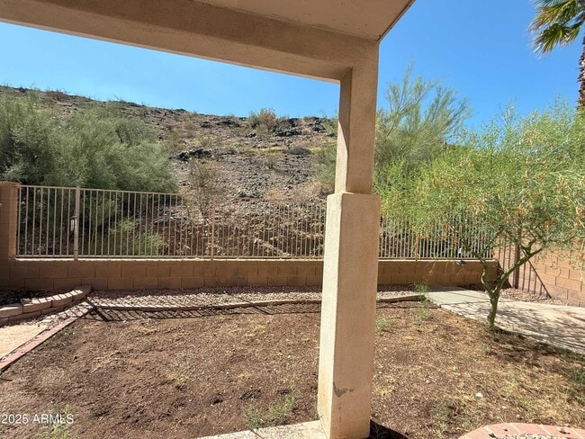 Building Photo - 137 W Mountain Sage Dr