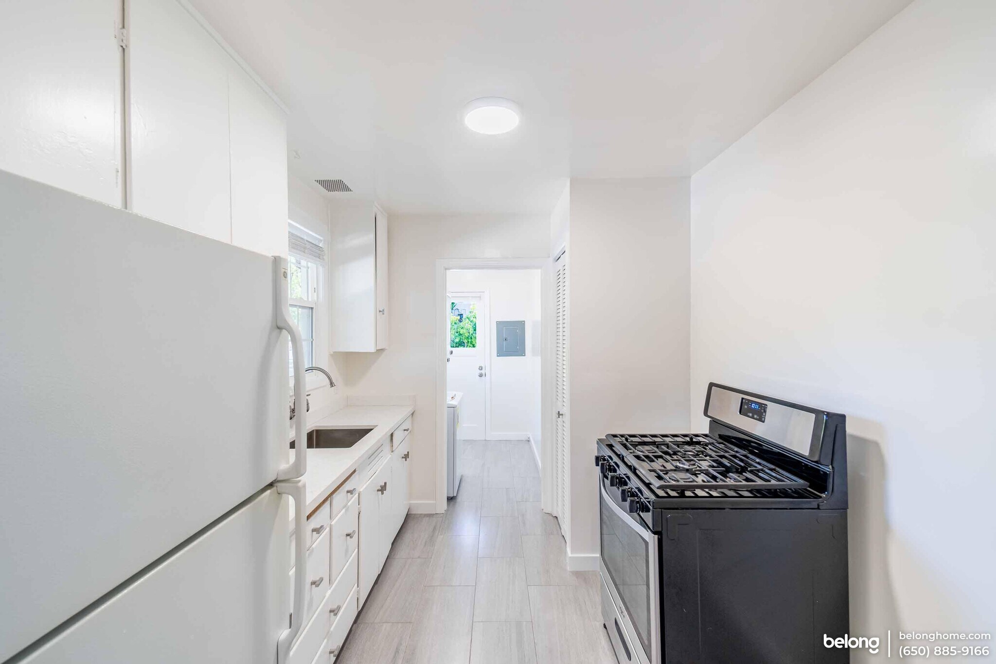 Building Photo - 1458 Hopkins St