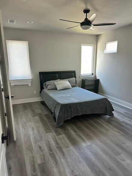 Building Photo - 2408 Peabody Ave