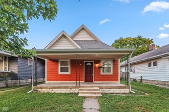 Building Photo - 117 N Sheffield Ave