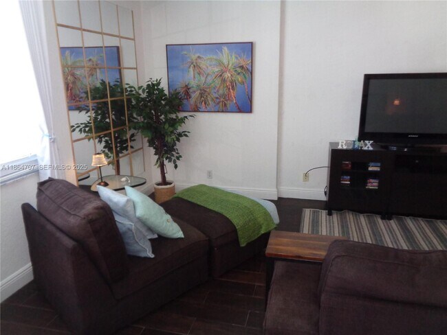 Building Photo - 2501 S Ocean Dr