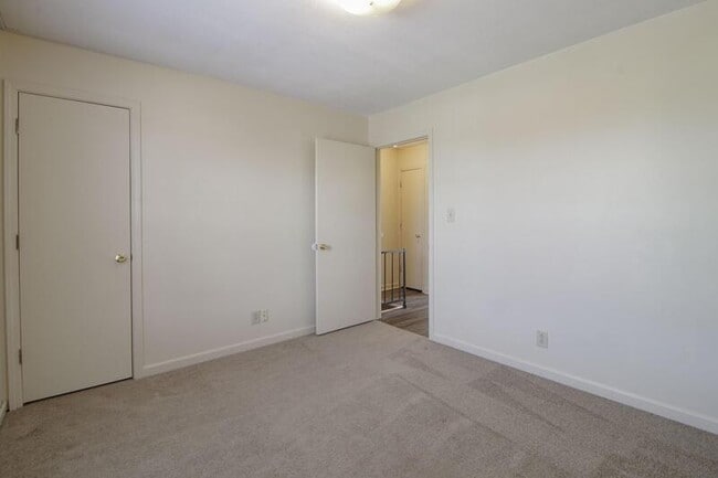 Building Photo - 284 Northridge Dr