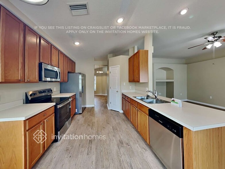 Building Photo - 12709 Tall Pines Way