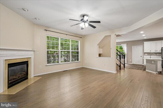 Building Photo - 905 Royal Elm Ct