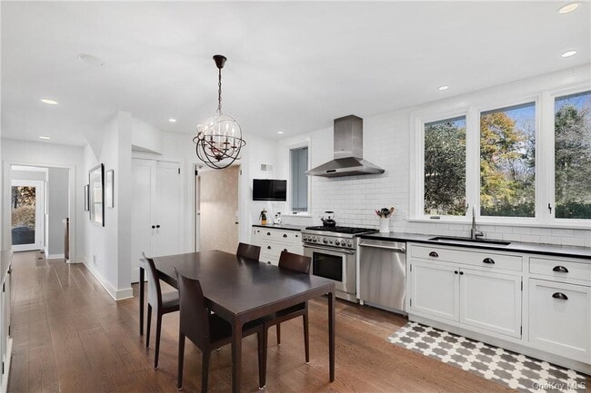 Building Photo - 77 Hook Rd