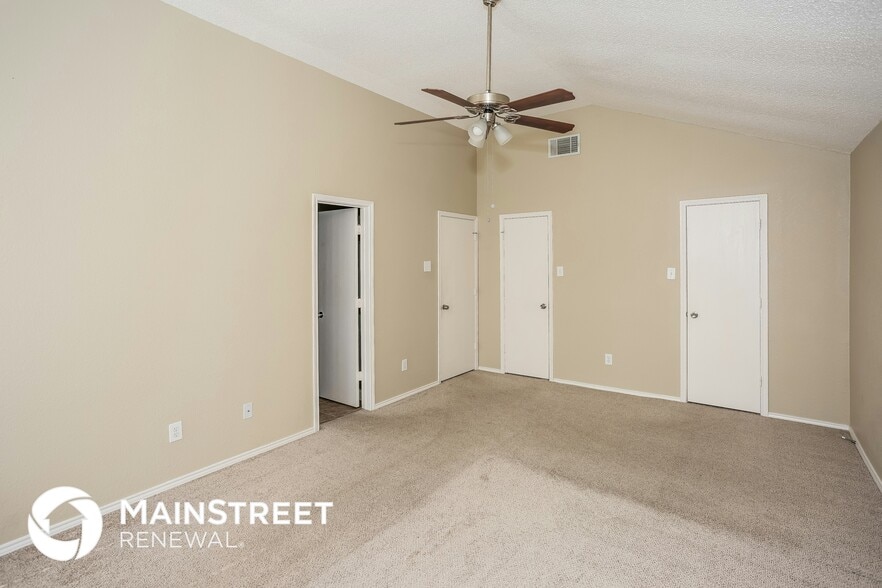 Building Photo - 503 Hollyberry Dr