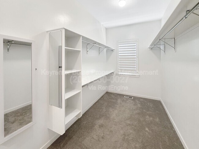 Building Photo - 2197 N Leatherwood Ave