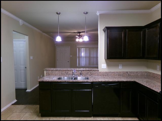 Building Photo - 9112 Pleasant Valley Dr