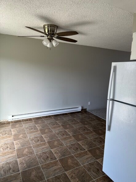 Building Photo - 226 W 21st Ave