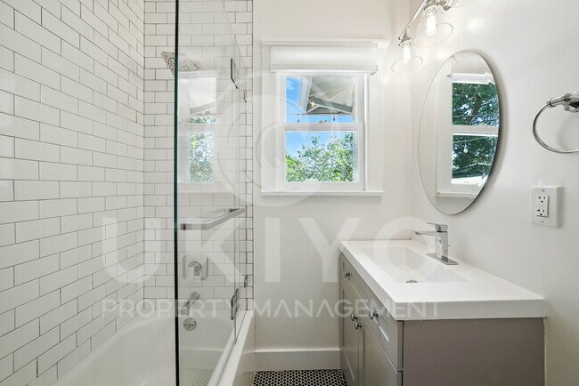 Building Photo - 4212 Arroyuelo Ave