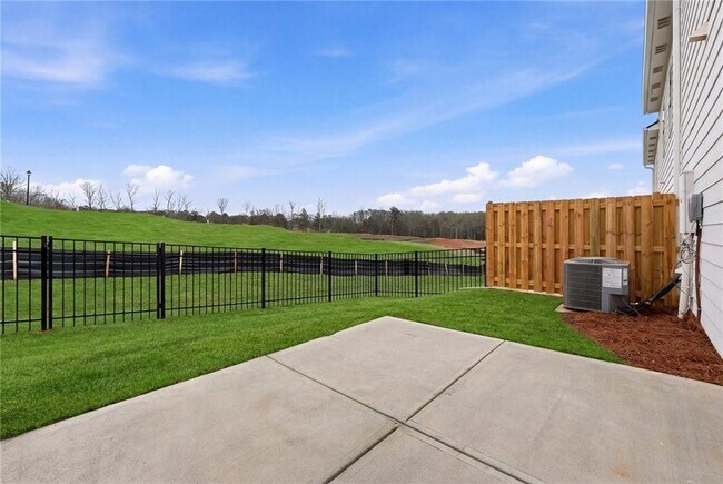 Building Photo - 255 Deerberry Dr