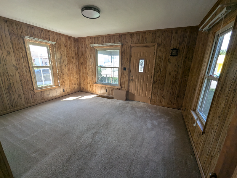 Building Photo - 255 Bricker St