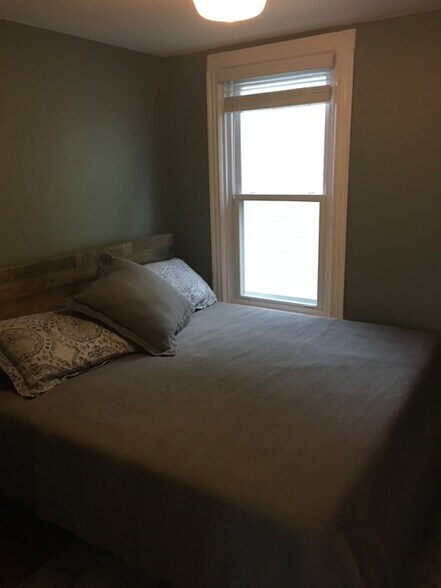 Building Photo - 58 Wilson St