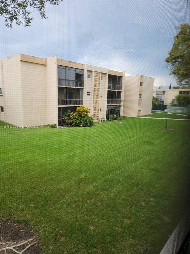 Building Photo - 8401 SW 107th Ave