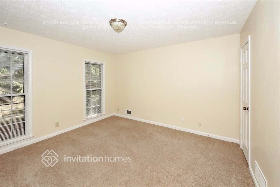 Building Photo - 3884 Hunting Ridge Dr SW