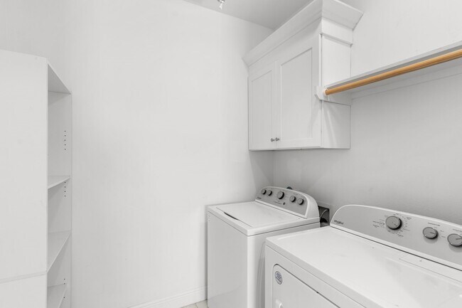 Building Photo - 2718 McGowen St