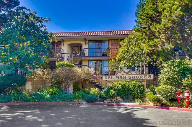 Building Photo - 190 Del Mar Shores Terrace