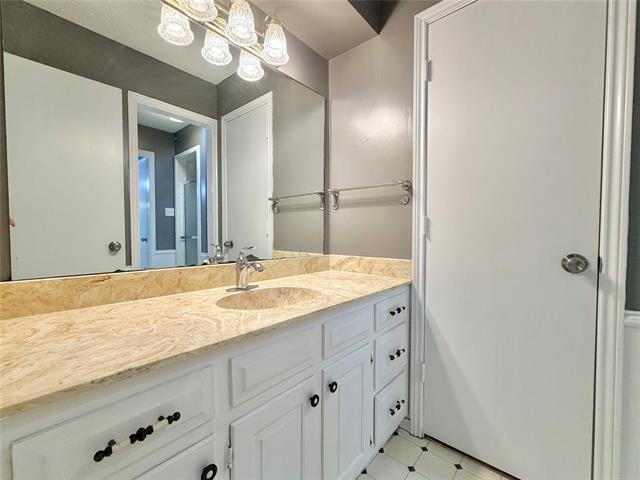 Building Photo - 1821 Broadway St