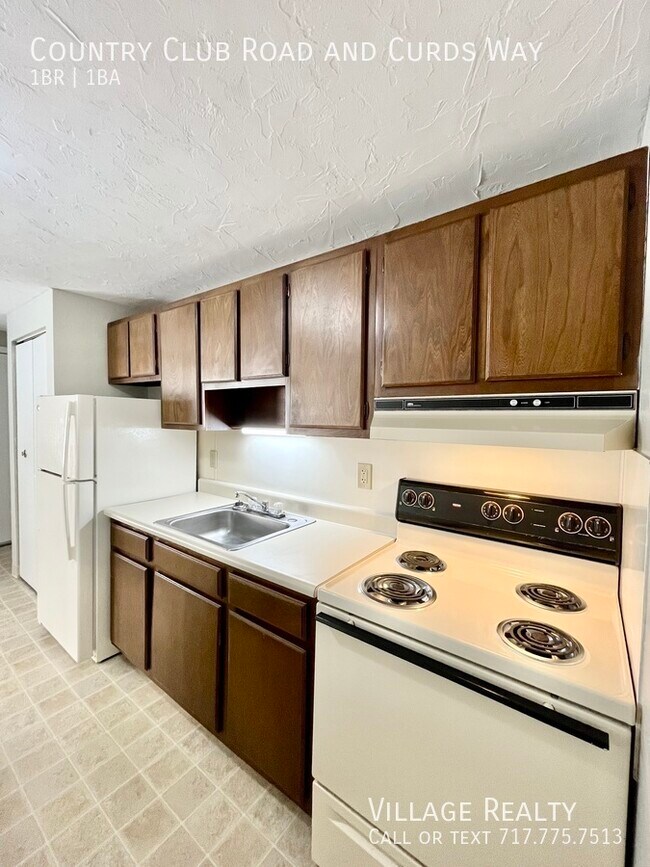 Building Photo - 613 Country Club Rd