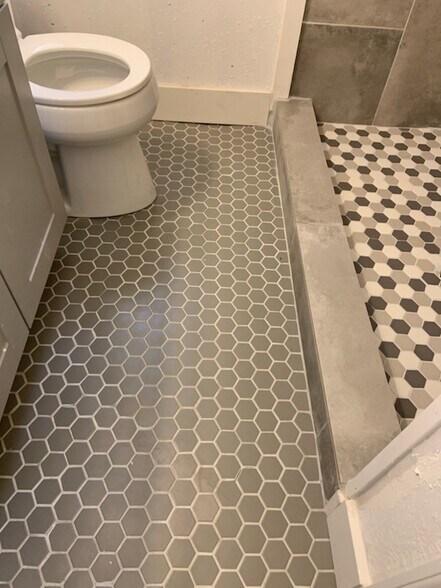 Building Photo - 1664 Drew St