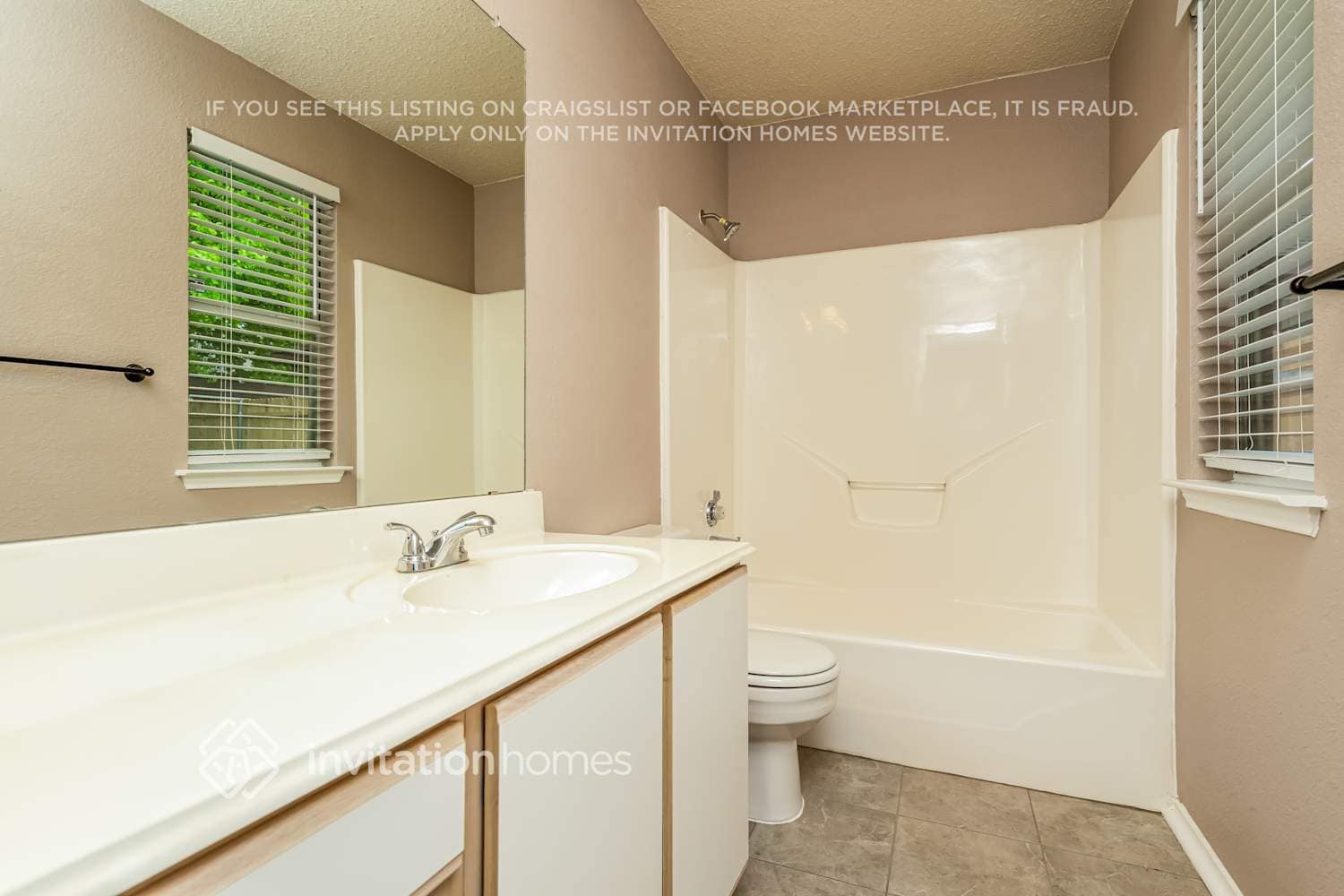 Building Photo - 1010 Barkridge Dr