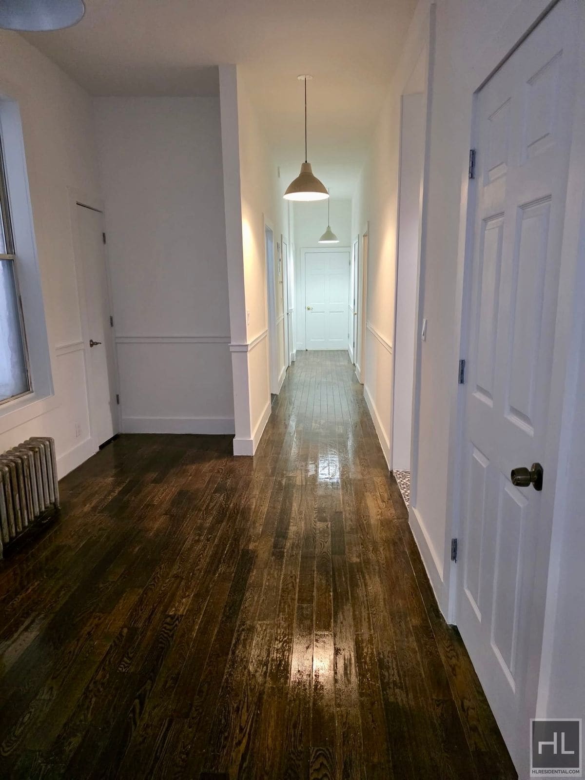 Building Photo - 3BR 1BA Massive Backyard w/ Performance Stage