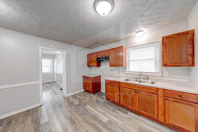 Building Photo - 5320 Fletcher Ave