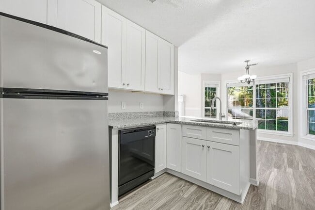 Building Photo - 1442 Parkside Club Dr NW