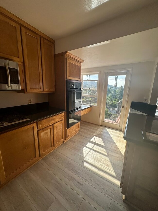 Building Photo - Mt Helix - Beautiful 3 bedroom 1.5 bathroom