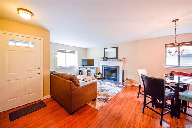 Building Photo - 115 Fillow St