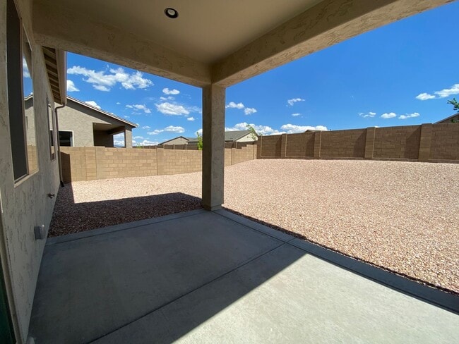 Building Photo - 6209 E Bower Ln