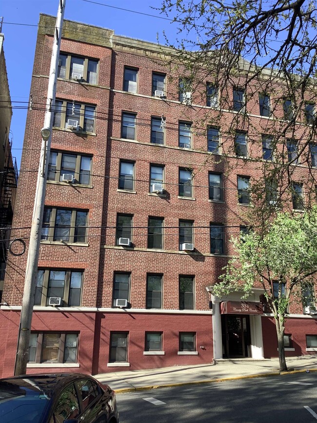 Primary Photo - 331 79th St