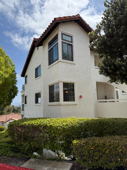 Building Photo - 16430 Avenida Venusto