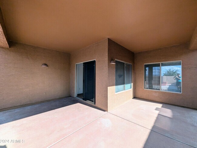 Building Photo - 1530 E Branham Ln