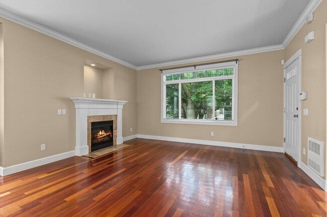 Building Photo - 3Bd/2.5Ba Seattle Home