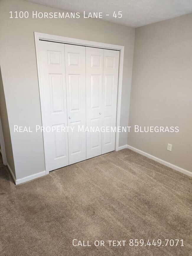 Building Photo - 1100 Horsemans Ln