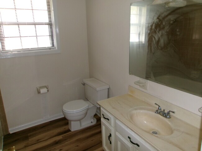 Building Photo - 3209 Timbermill Ave