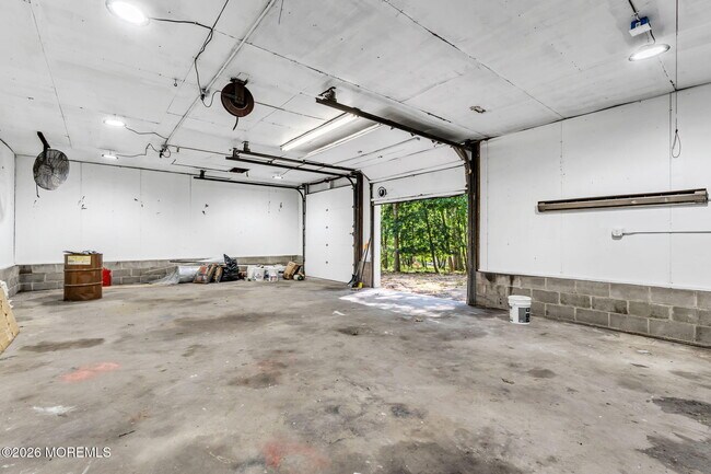Building Photo - 138 N Cooks Bridge Rd