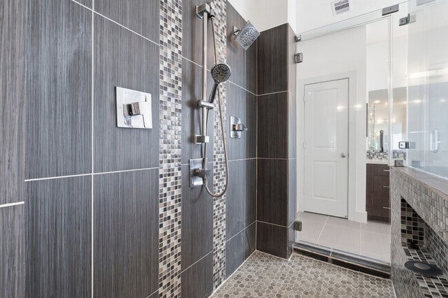 Building Photo - 7239 Laguna Villas