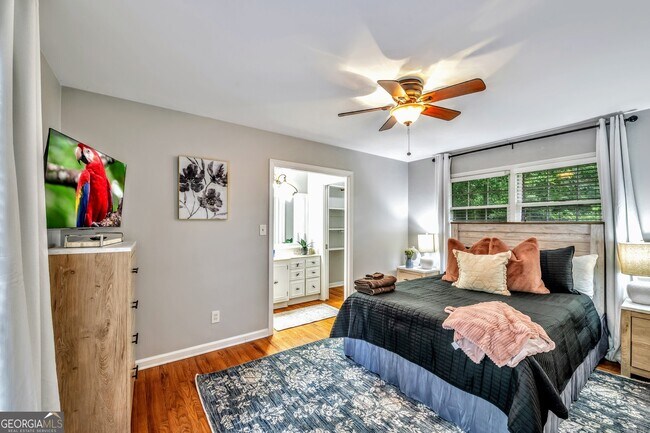 Building Photo - 801 Mockingbird Ln