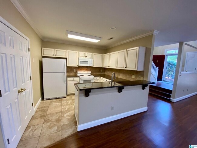 Building Photo - 2032 Stone Brook Dr