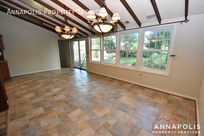 Building Photo - 821 Macsherry Dr