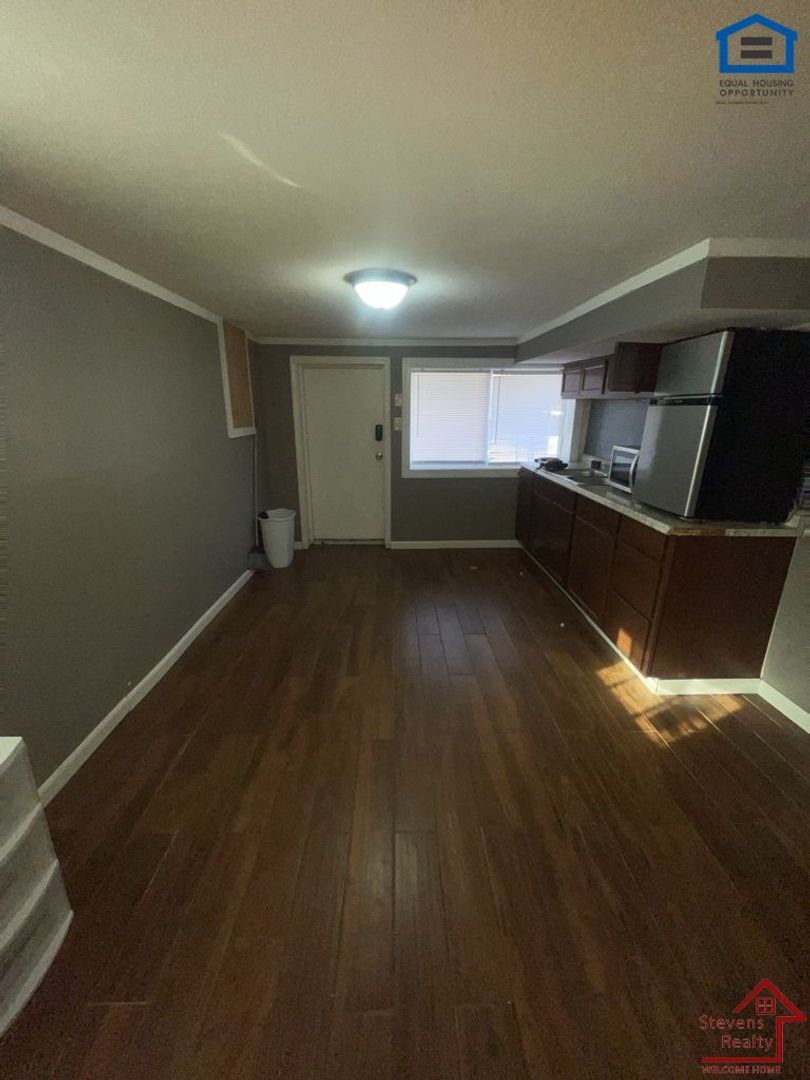 Building Photo - 4212 Ivy Ave