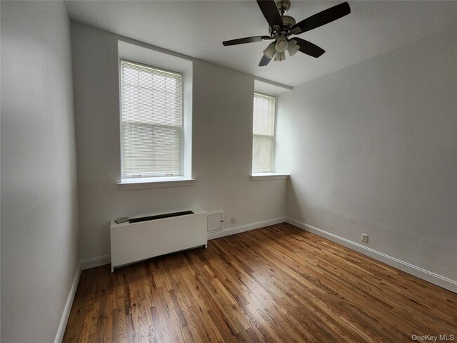 Building Photo - 3208 Villa Dr